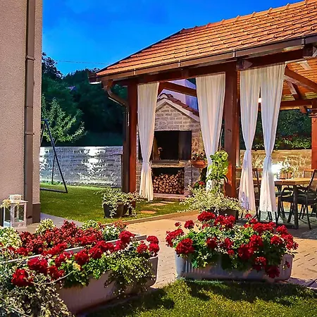Beautiful In With House A Panoramic View *