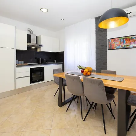 Beautiful In With House A Panoramic View Holiday home