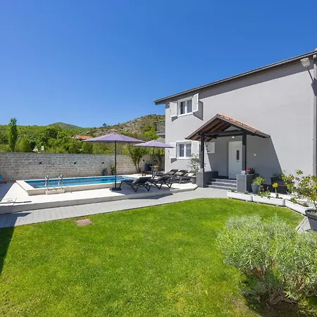 Holiday home Beautiful In With House A Panoramic View