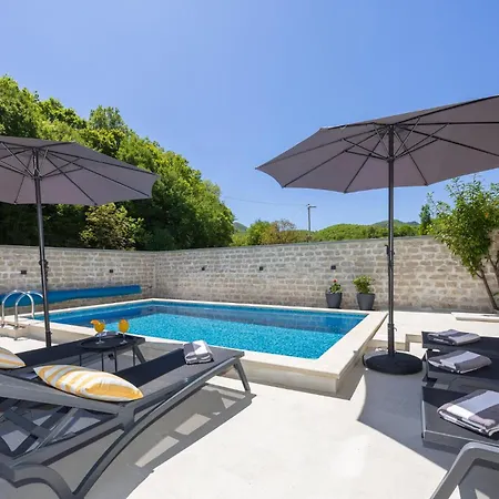 3 Bedroom In Tatil Evi Lucane