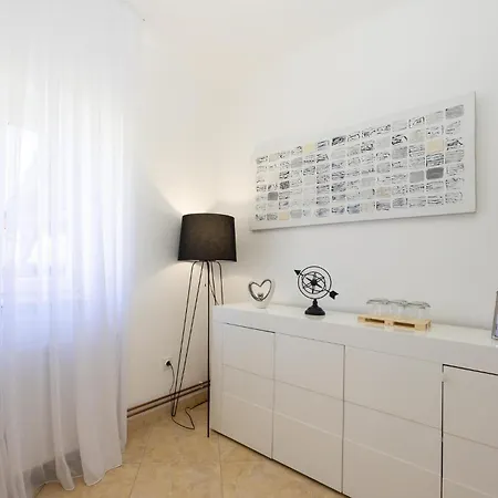 Tatil Evi 3 Bedroom In Lucane